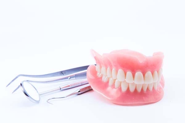 Reasons To Visit A Dental Office For Dentures